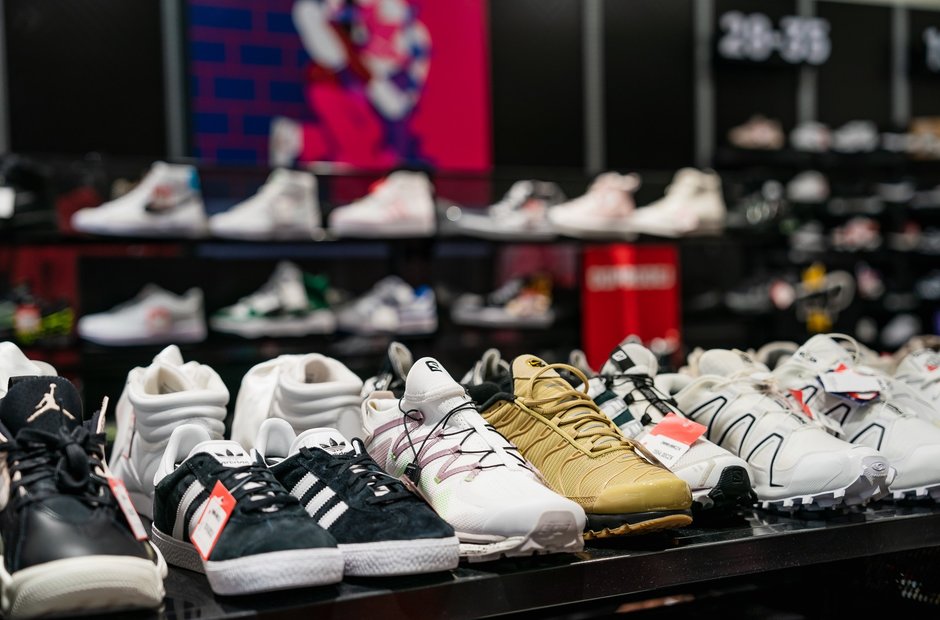 Foot locker tommy hilfiger hot sale